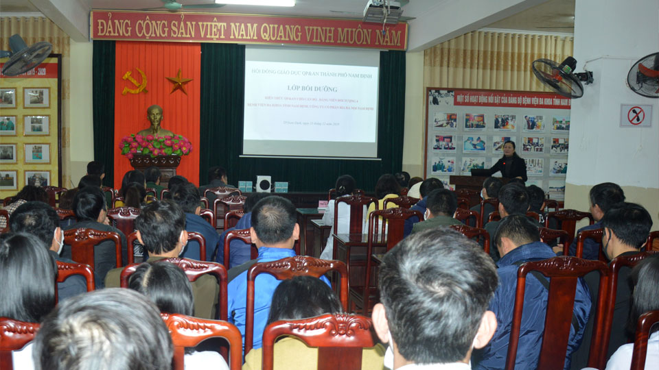 Thành phố Nam Định bồi dưỡng kiến thức quốc phòng an ninh cho đối tượng 4
