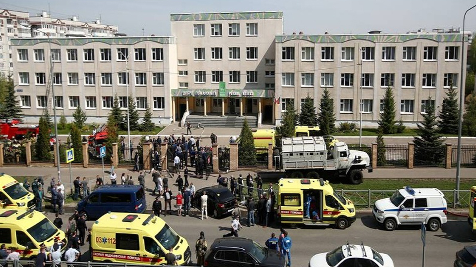 Hàng chục người thương vong trong vụ xả súng tại trường học ở Nga