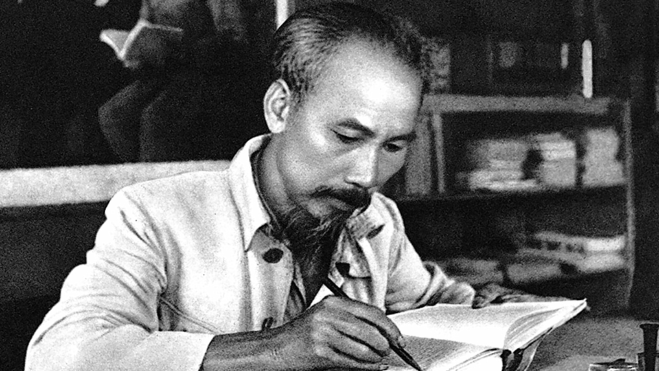 Vận dụng sáng tạo tư tưởng Hồ Chí Minh về bảo vệ chính trị nội bộ