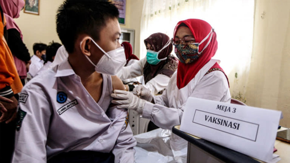 Tin giả và tâm lý lo ngại khiến châu Á tụt lại trong chiến dịch tiêm vắc-xin COVID-19