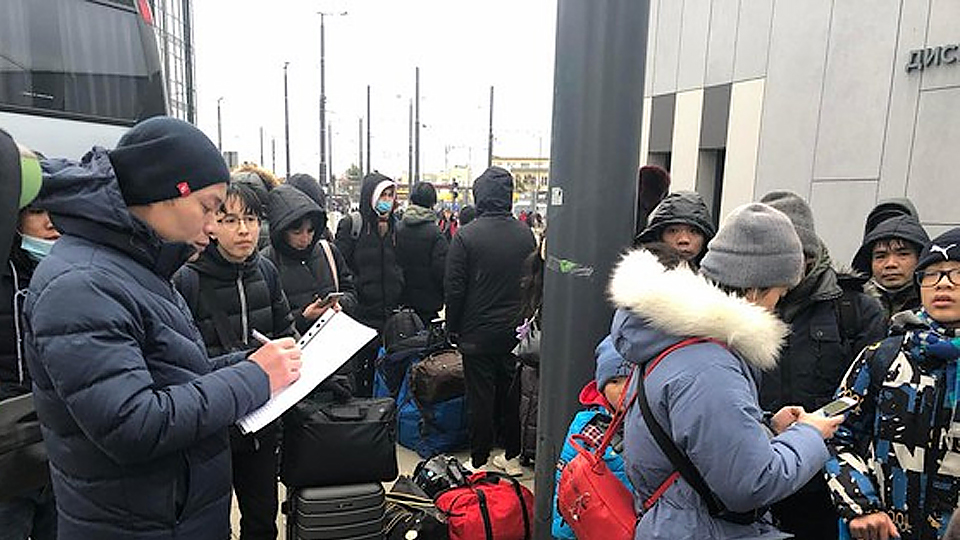 Tổ chức 2 chuyến bay, đón hơn 500 người Việt tại Ukraine về nước