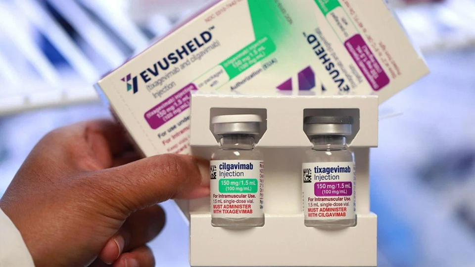 Bộ Y tế khẳng định Evusheld là thuốc, không phải &quot;siêu vắc-xin&quot;