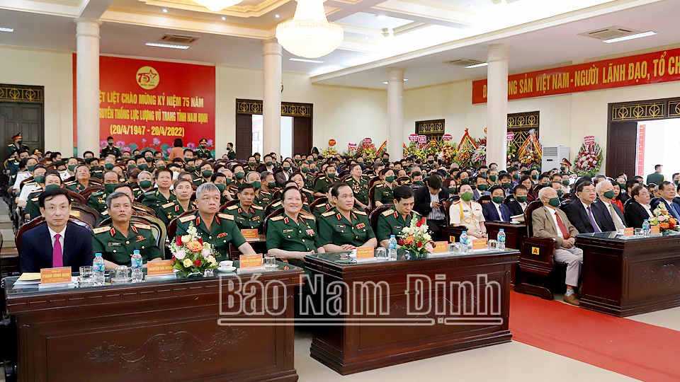 Gặp mặt kỷ niệm 75 năm Ngày truyền thống lực lượng vũ trang tỉnh