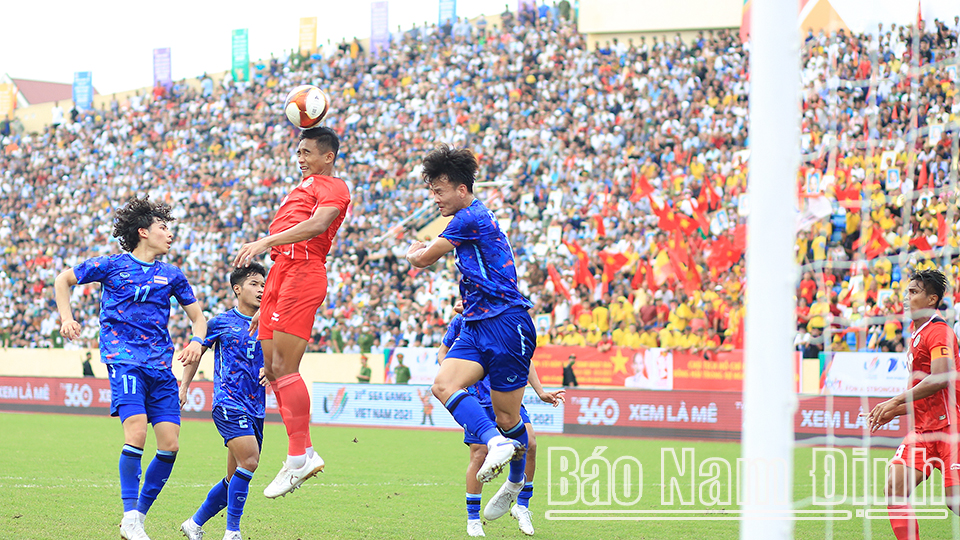 Thái Lan vất vả giành vé vào chung kết bóng đá nam SEA Games 31