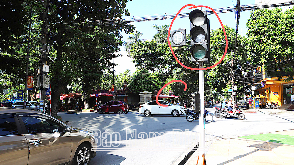 Cần khắc phục tình trạng đèn giao thông mất tín hiệu