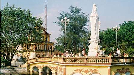 Chùa Cổ Chất còn gọi là chùa Phổ Quang thuộc thôn Cổ Chất xã Phương Định huyện Trực Ninh