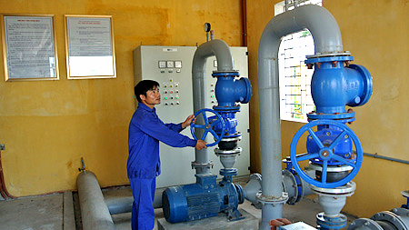 Vận hành cung cấp nước tại Nhà máy nước sạch Nghĩa Trung (Nghĩa Hưng).