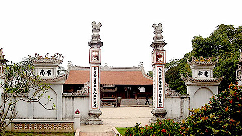 Đền Trùng Hoa, nơi thờ 14 vị Vua Trần. 