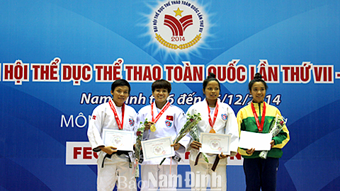 VĐV Judo Văn Ngọc Tú, đoàn Nam Định giành HCV hạng cân dưới 48kg của nữ. 