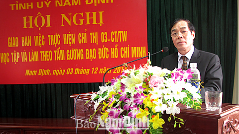 Đồng chí Nguyễn Khắc Hưng, Phó Bí thư Thường trực Tỉnh ủy phát biểu tại hội nghị.