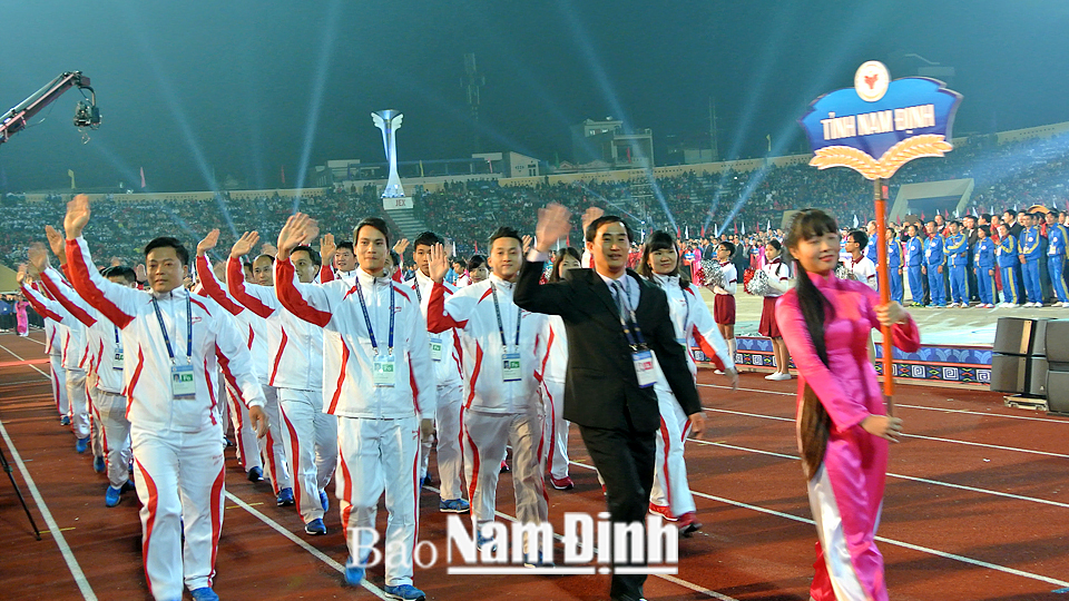 Đoàn VĐV Nam Định diễu hành tại Đại hội TDTT toàn quốc lần thứ VII-2014.