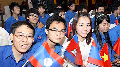 Đại biểu thanh niên 3 nước Việt Nam - Lào - Căm-pu-chia. Ảnh: Internet.