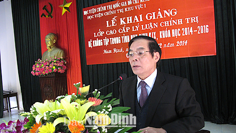 Đồng chí Nguyễn Khắc Hưng, Phó Bí thư Thường trực Tỉnh ủy phát biểu tại lễ khai giảng.