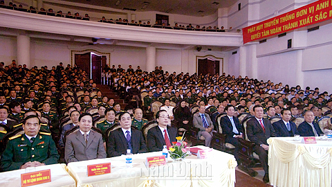 Các đồng chí lãnh đạo tỉnh và các đại biểu dự Lễ kỷ niệm. Ảnh: Thanh Tuấn