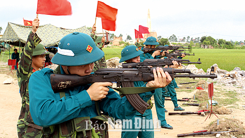 Kiểm tra bắn đạn thật cho lực lượng Dân quân tự vệ Thành phố Nam Định.