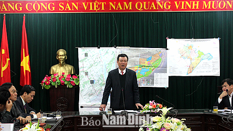 Đồng chí Đoàn Hồng Phong, Phó Bí thư Tỉnh ủy, Chủ tịch UBND tỉnh phát biểu kết luận hội nghị.