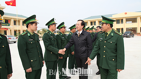 Đồng chí Bí thư Tỉnh ủy Phạm Hồng Hà thăm và chúc Tết cán bộ, chiến sĩ Đồn Biên phòng Quất Lâm, huyện Giao Thủy.