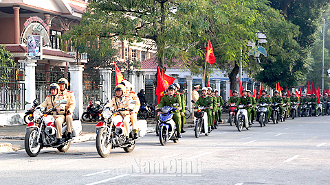 Công an Thành phố Nam Định ra quân thực hiện đợt cao điểm tấn công trấn áp tội phạm, đảm bảo ANTT trong dịp Tết Nguyên đán Ất Mùi 2015.