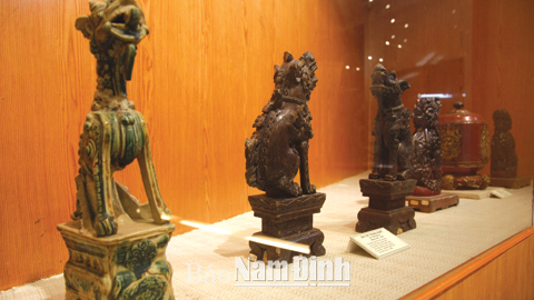 Một số linh vật nghê thời Hậu Lê thế kỷ XVII-XVIII tại Bảo tàng tỉnh.