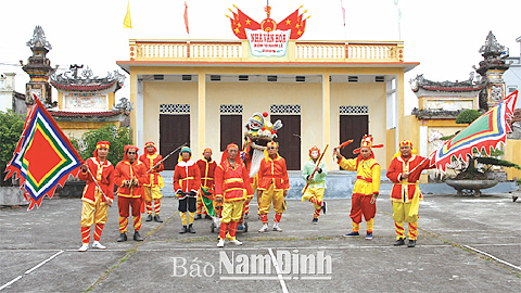 CLB múa lân sư xã Hải Hưng luyện tập chuẩn bị biểu diễn đầu Xuân.