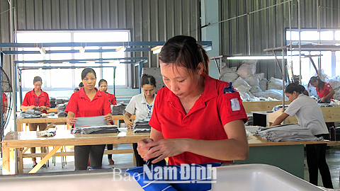Sản xuất tại Cty cổ phần Dệt nhuộm Thiên Nam - Surrise (KCN Bảo Minh).