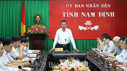 Đồng chí Đoàn Hồng Phong, Phó Bí thư Tỉnh uỷ, Chủ tịch UBND tỉnh phát biểu kết luận hội nghị.