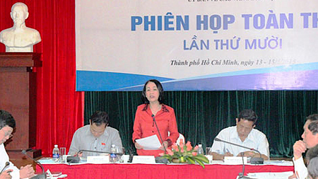 Bà Trương Thị Mai, Chủ nhiệm ủy ban về các vấn đề xã hội của Quốc hội phát biểu tại hội nghị