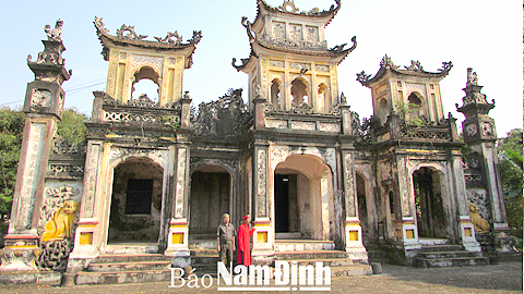 Di tích lịch sử - văn hóa đền, chùa Cổ Chất, làng Lộng Khê, xã Phương Định.