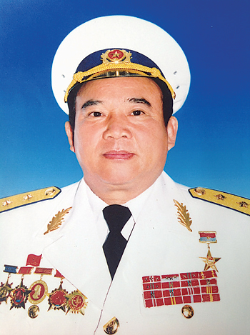 Phó Đô đốc, Anh hùng LLVTND Nguyễn Văn Tình.
