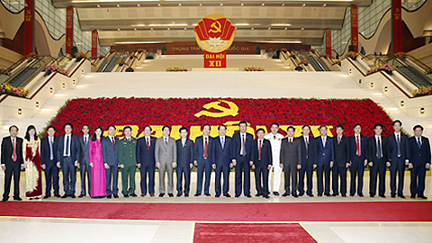 Đoàn đại biểu Đảng bộ tỉnh Nam Định dự Đại hội XII.