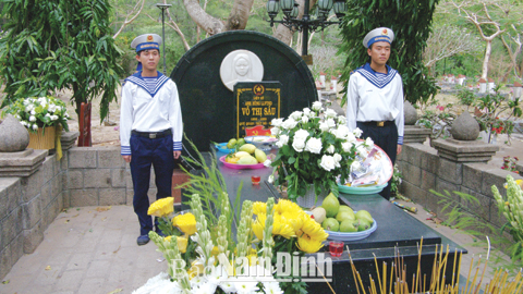 Viếng Nghĩa trang Liệt sĩ Hàng Dương và mộ Anh hùng LLVTND Võ Thị Sáu tại Côn Đảo