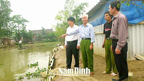 Nhờ được học nghề chăn nuôi, gia đình ông Lê Trung Mừng, hội viên chi HND thôn Cầu Nhân, xã Mỹ Thuận đã xây dựng mô hình trang trại chăn nuôi VAC, nâng cao thu nhập.