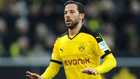 Cầu thủ Castro của Borussia Dortmund ghi bàn vào lưới Ausburg. (Ảnh: press sport)