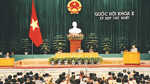 Toàn cảnh phiên khai mạc kỳ họp thứ nhất, Quốc hội khóa X, tổ chức tại Hội trường Ba Đình, Thủ đô Hà Nội, ngày 20-9-1997. Ảnh: Tư liệu