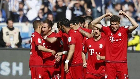 Các cầu thủ Bayern Munich ăn mừng chiến thắng trước Hertha Berlin. (Ảnh: Reuters).