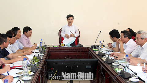 Đồng chí Phạm Đình Nghị, Phó Bí thư Tỉnh uỷ, Chủ tịch UBND tỉnh phát biểu kết luận buổi làm việc.