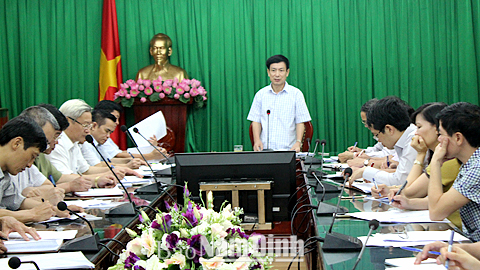 Đồng chí Chủ tịch UBND tỉnh Phạm Đình Nghị phát biểu kết luận hội nghị.