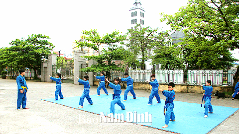 Một buổi tập luyện của CLB võ Vovinam thuộc Trung tâm VH-TT Thanh, thiếu niên tỉnh.