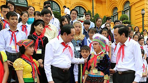 Chủ tịch nước Trần Đại Quang gặp mặt thân mật Đoàn đại biểu trẻ em có hoàn cảnh đặc biệt, khó khăn nhân kỷ niệm Ngày Quốc tế Thiếu nhi 1-6.