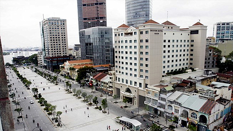 Quảng trường phố đi bộ Nguyễn Huệ. 
