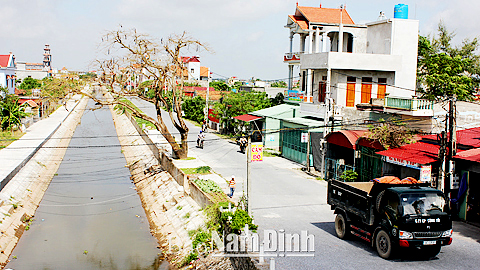 Hạ tầng giao thông xã Xuân Phương (Xuân Trường) được đầu tư xây dựng, góp phần phát triển kinh tế - xã hội của địa phương.