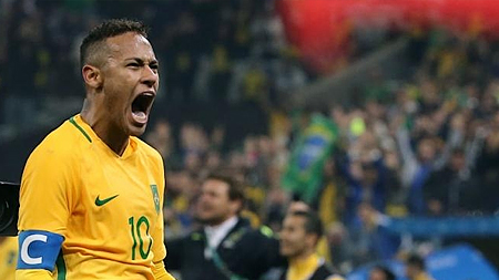 Neymar đã chứng tỏ vai trò thủ lĩnh của mình với đóng góp quan trọng vào chiến thắng 2-0 của đội nhà trước tuyển Olympic Colombia tại vòng tứ kết bóng đá nam Olympic Rio 2016. (Ảnh: Reuters)
