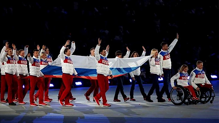 Các VĐV khuyết tật Nga xuất hiện trong lễ bế mạc kỳ Paralympic mùa đông năm 2014 tại Sochi, Nga. (Ảnh: Reuters)