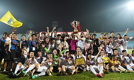 Đội bóng đá Hà Nội T&T đoạt chức Vô địch Giải bóng đá Quốc gia Toyota V-League 2016.