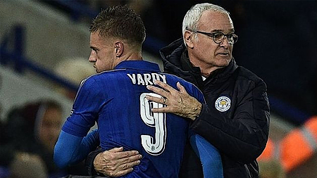 J. Vardy (số 9) không ghi bàn, nhưng Leicester vẫn thắng.