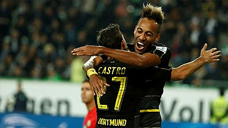 G. Castro (số 27) và P. Aubameyang, hai mũi nhọn xuất sắc của CLB B. Dortmund.