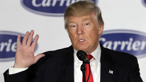 Tổng thống đắc cử Mỹ Donald Trump phát biểu trong chuyến thăm một nhà máy chuyên sản xuất máy điều hòa ở Indiana. Ảnh: AFP/TTXVN