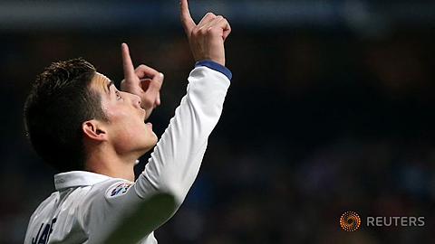 James Rodriguez ăn mừng bàn thắng mở tỷ số trong trận lượt đi vòng 1/8 Cúp Nhà vua giữa Real và Sevilla. Ảnh: Reuters