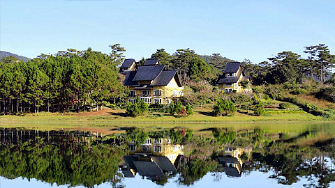 Một khu biệt thự tại Khu du lịch hồ Tuyền Lâm