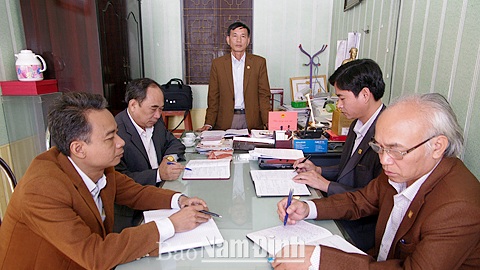 Ban thường vụ Đảng ủy xã Yên Phong giao ban triển khai nhiệm vụ.